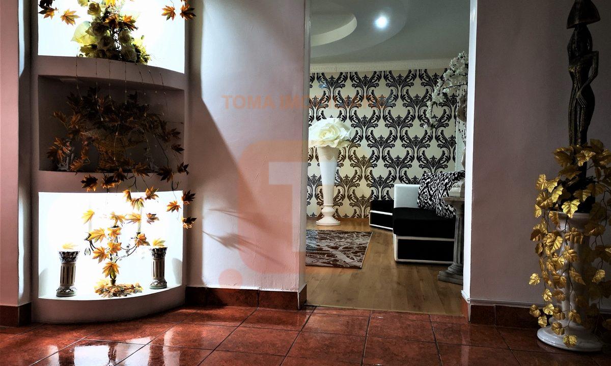 Apartament 3 camere, spațios, decomandat, boxă, loc de parcare, Piatra Neamț