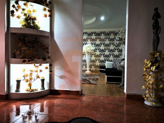 Apartament 3 camere, spațios, decomandat, boxă, loc de parcare, Piatra Neamț