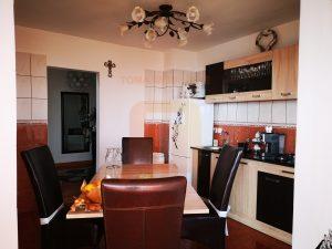 Apartament 3 camere, spațios, decomandat, boxă, loc de parcare, Piatra Neamț