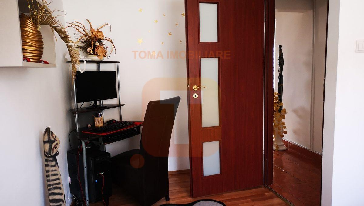 Apartament 3 camere, spațios, decomandat, boxă, loc de parcare, Piatra Neamț
