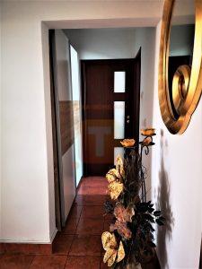 Apartament 3 camere, spațios, decomandat, boxă, loc de parcare, Piatra Neamț