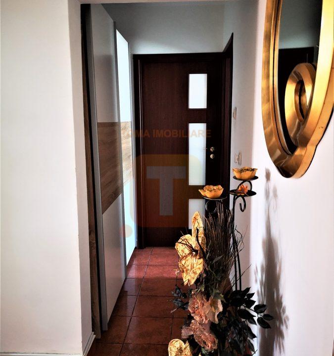 Apartament 3 camere, spațios, decomandat, boxă, loc de parcare, Piatra Neamț