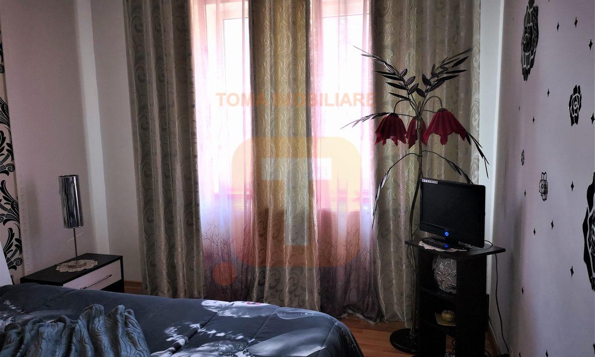 Apartament 3 camere, spațios, decomandat, boxă, loc de parcare, Piatra Neamț