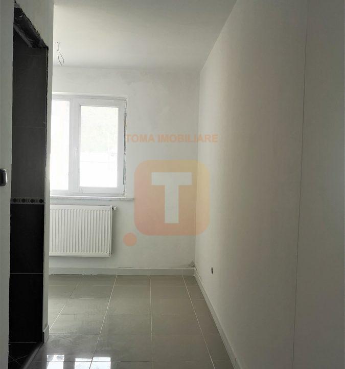 Apartament 3 camere, semi-decomandat, centru Bicaz, cartier Mărceni