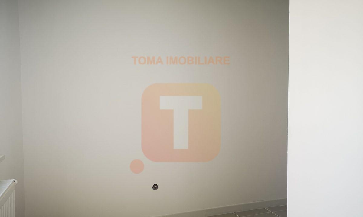 Apartament 3 camere, semi-decomandat, centru Bicaz, cartier Mărceni