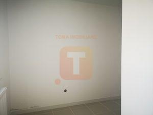 Apartament 3 camere, semi-decomandat, centru Bicaz, cartier Mărceni
