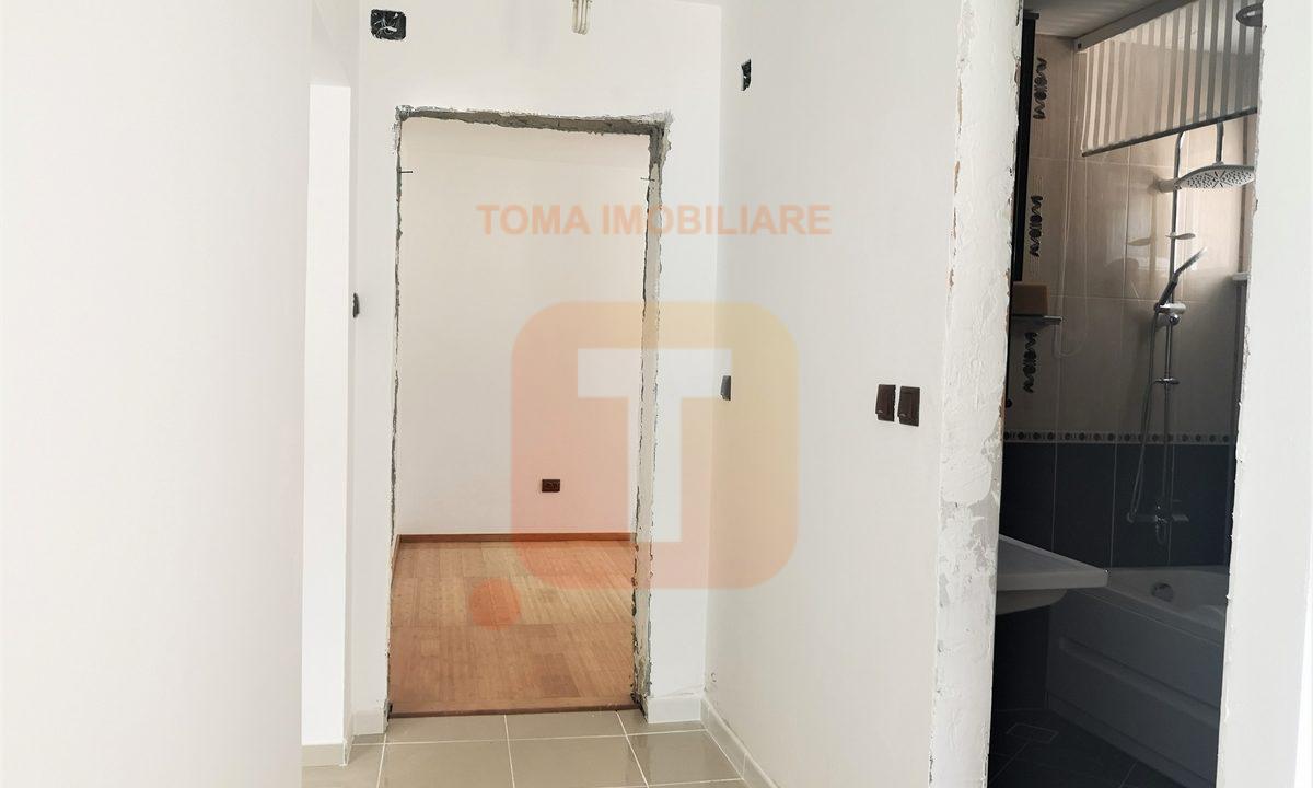 Apartament 3 camere, semi-decomandat, centru Bicaz, cartier Mărceni