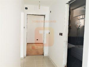 Apartament 3 camere, semi-decomandat, centru Bicaz, cartier Mărceni