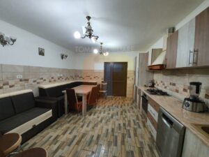 vilă și spațiu comercial