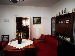 Casă 5 camere, anexe, cu teren  720 mp, Piatra Neamț, zona Gara Veche 