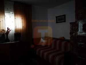 Casă 5 camere, anexe, cu teren  720 mp, Piatra Neamț, zona Gara Veche 