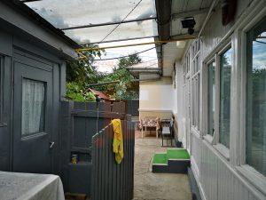 Casă 5 camere, anexe, cu teren  720 mp, Piatra Neamț, zona Gara Veche 