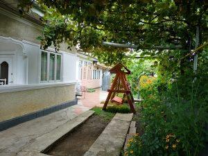 Casă 5 camere, anexe, cu teren  720 mp, Piatra Neamț, zona Gara Veche 