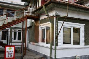 Sediu firmă compus din: vilă 7 camere, 2 bai, 2 bucătarii, dispus P+E, teren 369 mp, ultracentral Piatra Neamț.