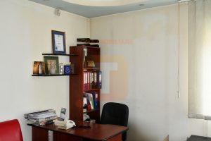 Sediu firmă compus din: vilă 7 camere, 2 bai, 2 bucătarii, dispus P+E, teren 369 mp, ultracentral Piatra Neamț.