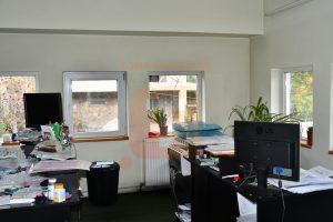 Sediu firmă compus din: vilă 7 camere, 2 bai, 2 bucătarii, dispus P+E, teren 369 mp, ultracentral Piatra Neamț.