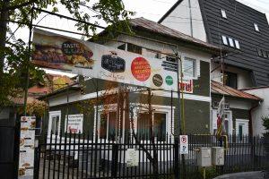 Sediu firmă compus din: vilă 7 camere, 2 bai, 2 bucătarii, dispus P+E, teren 369 mp, ultracentral Piatra Neamț.