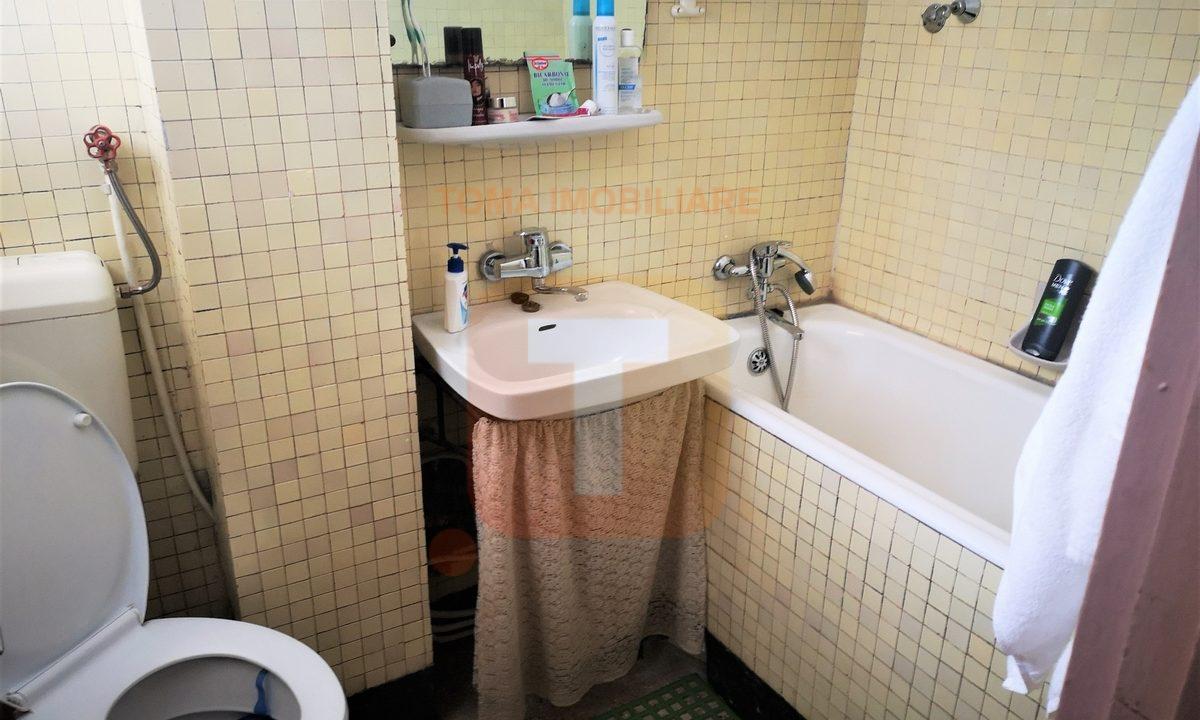 Apartament 2 camere, 51,2 mp utili, circular, Mărăței, etajul 4/4 acoperit, Piatra Neamț