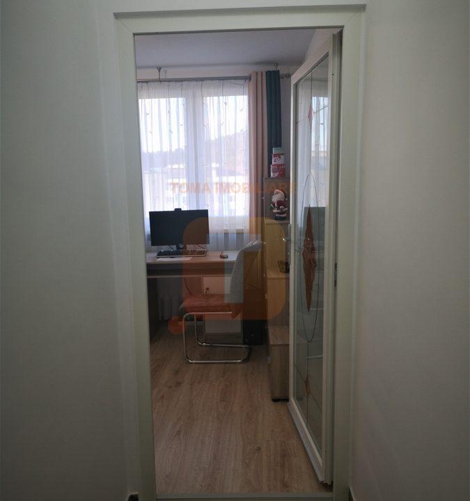 Apartament 3 camere etaj 9/10, Calea Romanului renovat recent