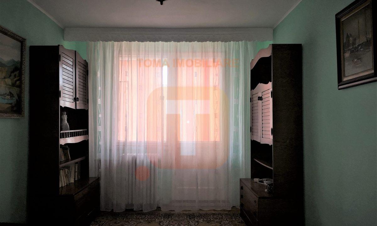 Apartament 2 camere, etajul 3, decomandat, Precista, Piatra Neamț.