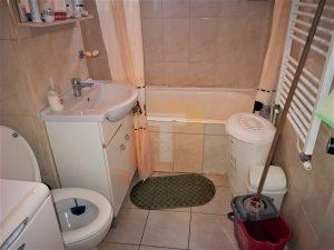 Apartament 2 camere, etajul 3, decomandat, Precista, Piatra Neamț.