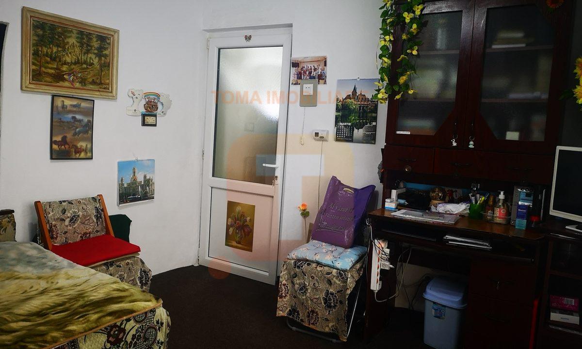 Apartament 2 camere, parter, decomandat, Precista, Piatra Neamț.