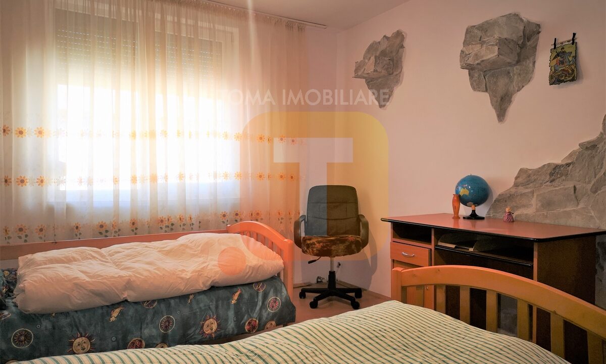 Apartament 3 camere, Dărmănești,  Piatra Neamț