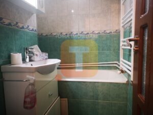 Apartament 2 camere,  curat, zona Carpați