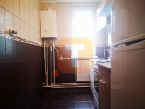 Apartament 2 camere,  curat, zona Carpați