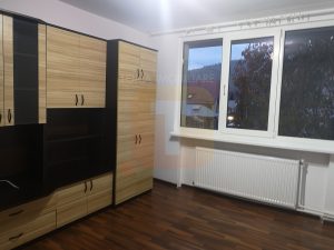 Apartament 2 camere,  curat, zona Carpați