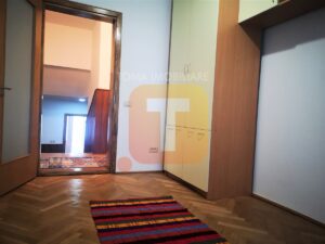 Apartament 3 camere etaj 3 /4, duplex, Piatra Neamț