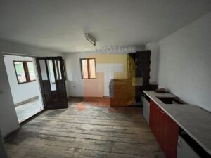 Casă P+M, 1391 mp teren, Dobreni