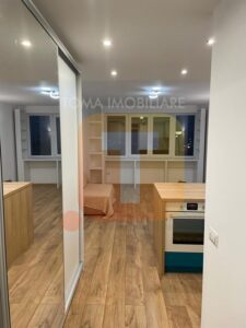 Garsonieră, renovată, ultracentral Piatra Neamț
