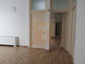 Spatiu comercial 600 mp, Piatra Neamț