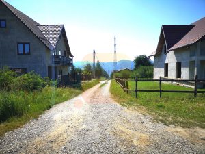 Vilă la ”roșu”, teren 800 mp, zona Gloduri, comuna Alexandru cel Bun