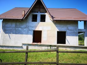 Vilă la ”roșu”, teren 800 mp, zona Gloduri, comuna Alexandru cel Bun