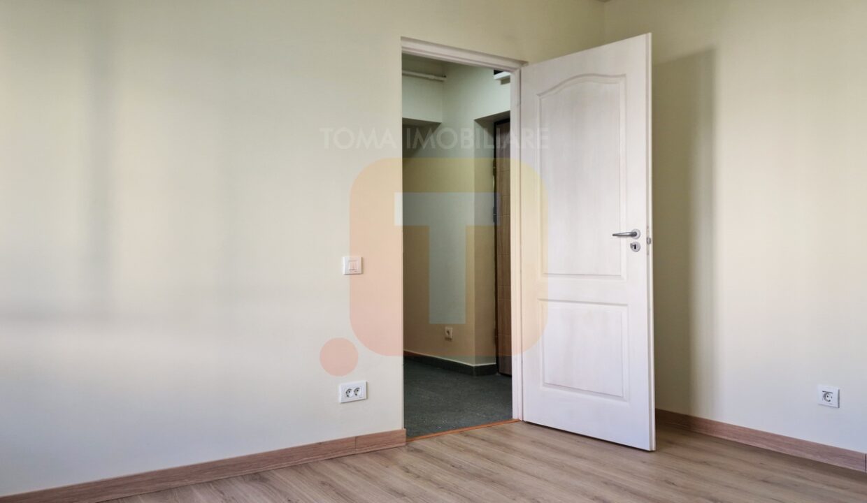 Garsonieră de închiriat în zona Spital, Piatra Neamț – Etaj 1, 30 mp, recent renovată