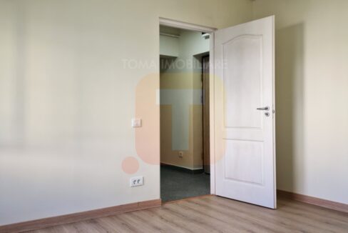 Garsonieră de închiriat în zona Spital, Piatra Neamț – Etaj 1, 30 mp, recent renovată