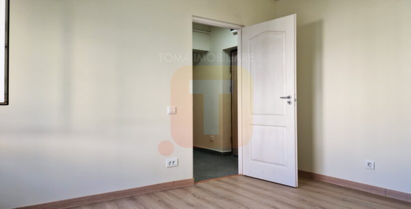 Garsonieră de închiriat în zona Spital, Piatra Neamț – Etaj 1, 30 mp, recent renovată
