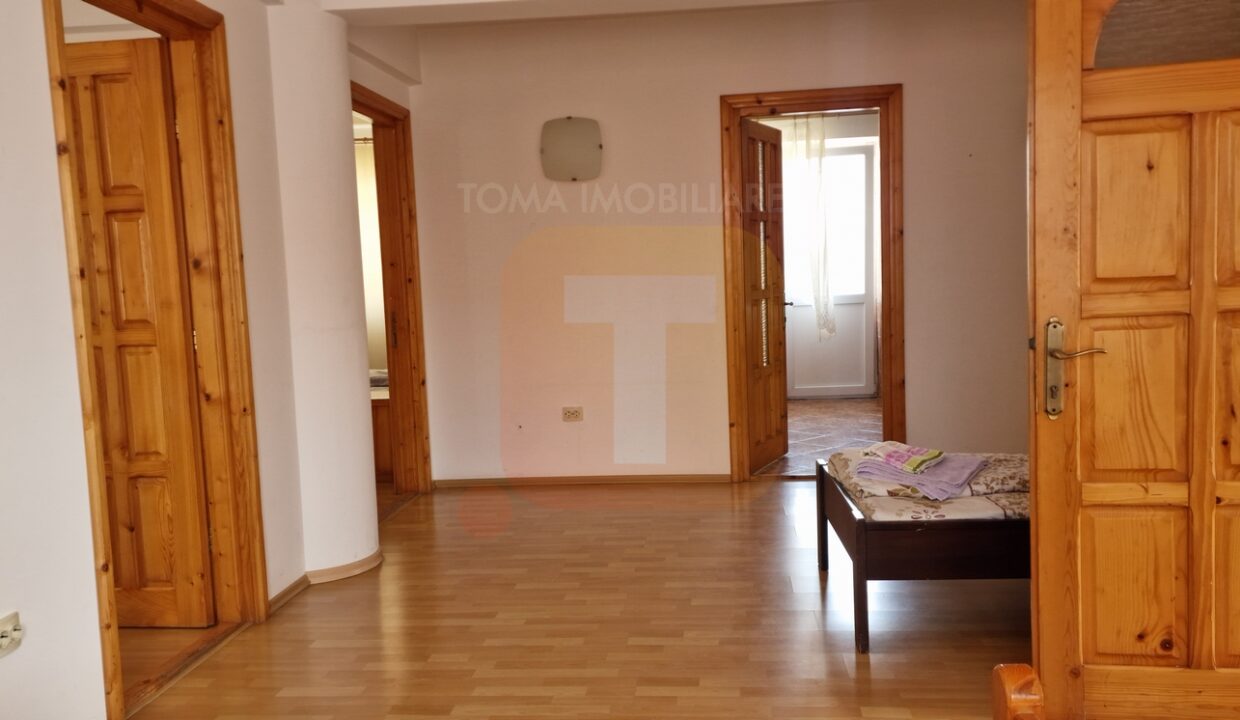 Apartament 4 camere de închiriat – 170 mp, mobilat, zonă liniștită – Ursuleți, Piatra Neamț
