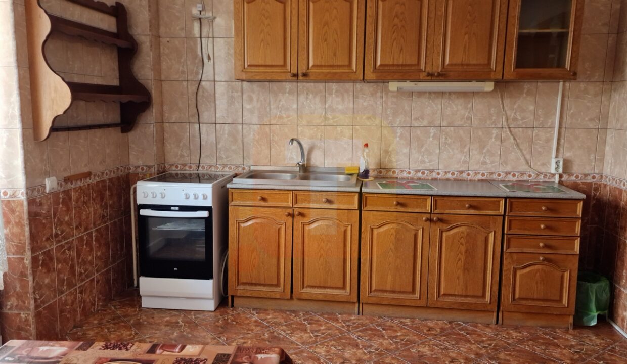 Apartament 4 camere de închiriat – 170 mp, mobilat, zonă liniștită – Ursuleți, Piatra Neamț