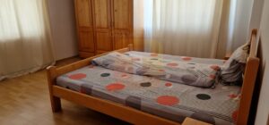 Apartament 4 camere de închiriat – 170 mp, mobilat, zonă liniștită – Ursuleți, Piatra Neamț
