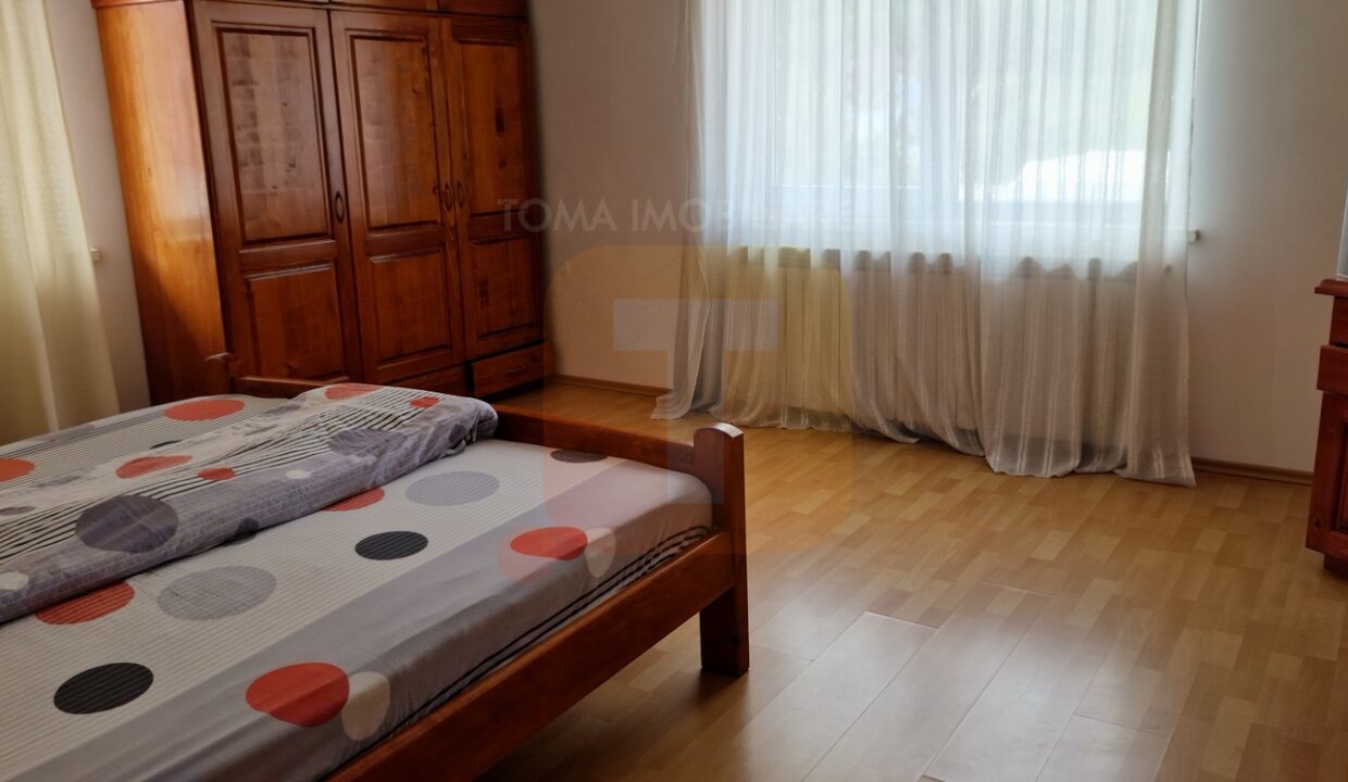 Apartament 4 camere de închiriat – 170 mp, mobilat, zonă liniștită – Ursuleți, Piatra Neamț