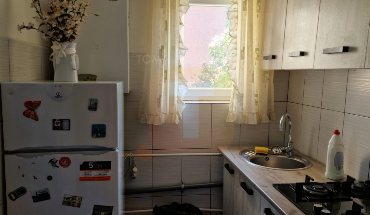 Apartament 3 camere de închiriat – zona STARO, Piatra Neamț