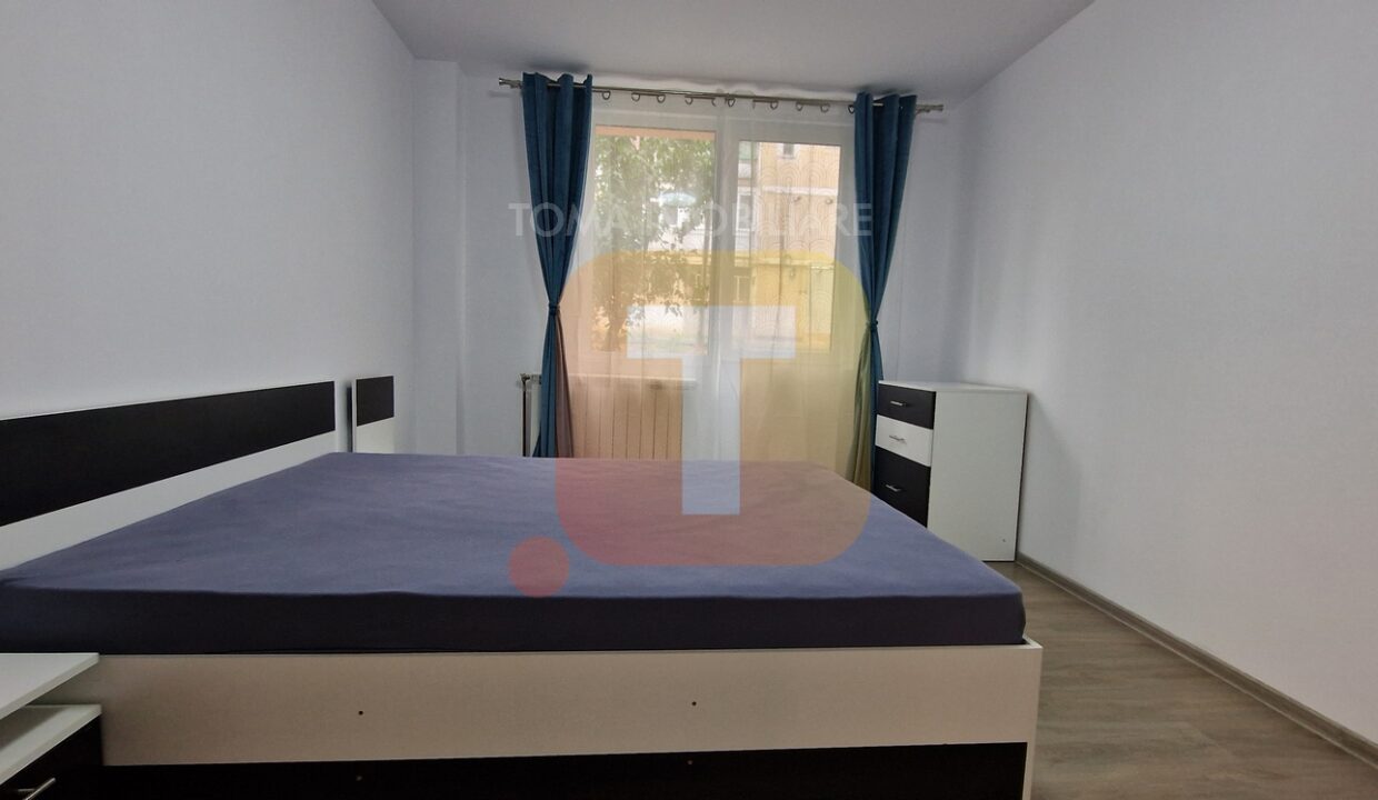 Garsonieră decomandată de închiriat în Dărmănești