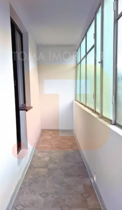 Balcon închis – vedere laterală