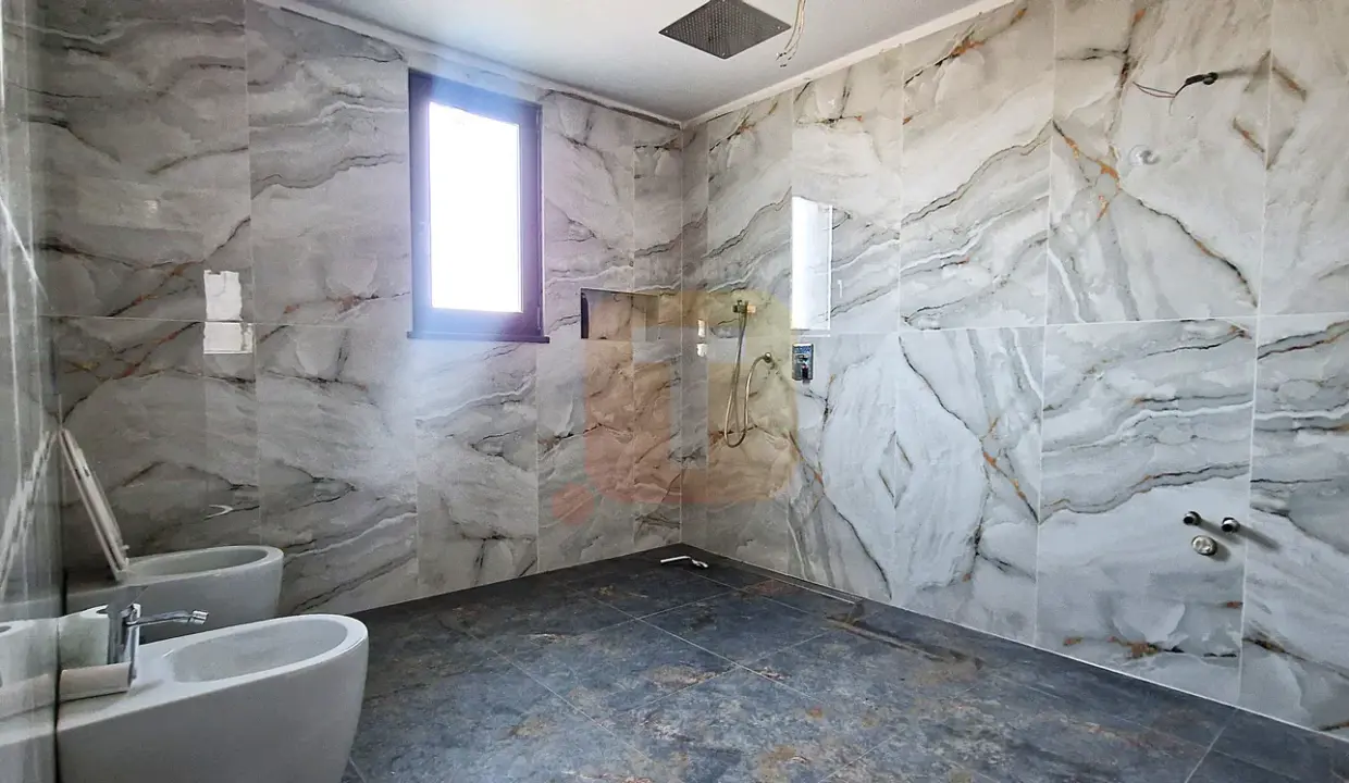 casa-p-m-cu-teren-zanesti-neamt-06