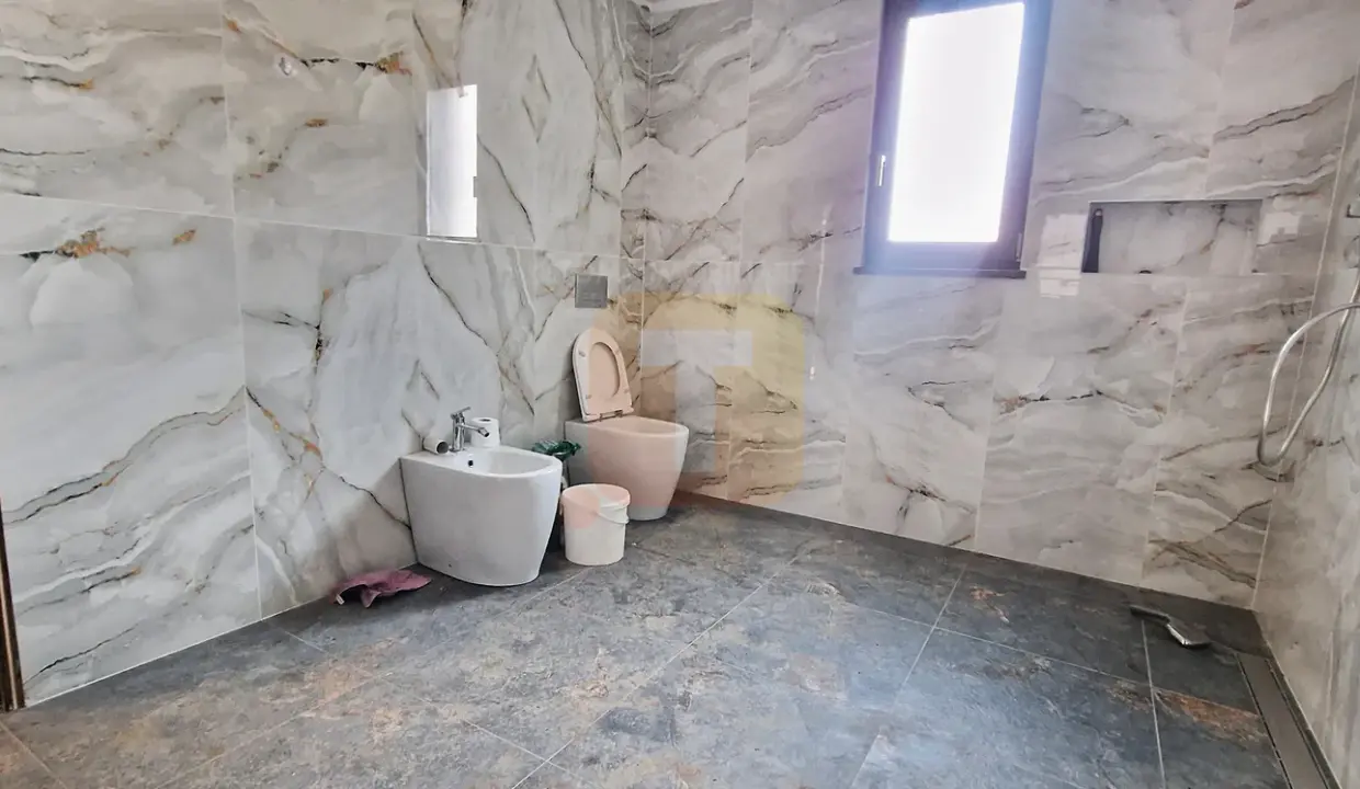 casa-p-m-cu-teren-zanesti-neamt-07