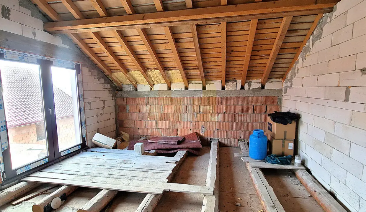 casa-p-m-cu-teren-zanesti-neamt-18