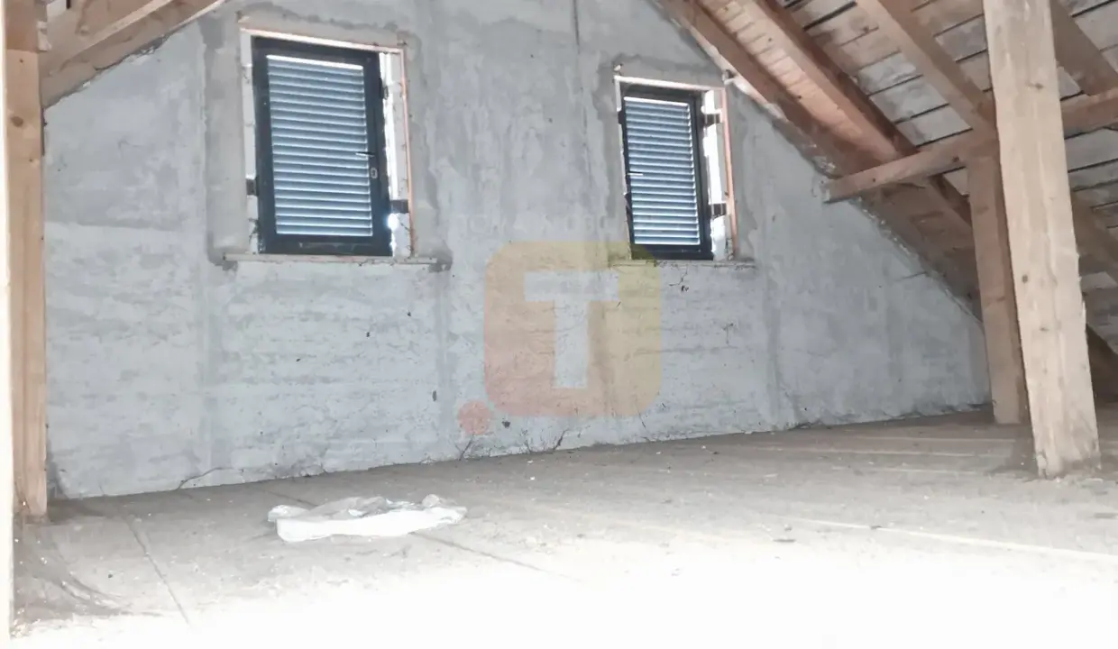 casa-vanzare-slobozia-roznov28